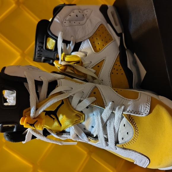 Nike Kids Sneakers - White Yellow Black